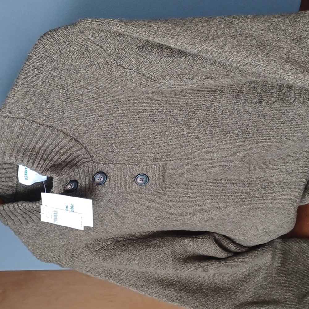 Old Navy sweater - Picture 14 of 14